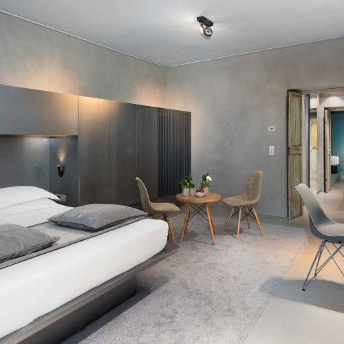 Suite8